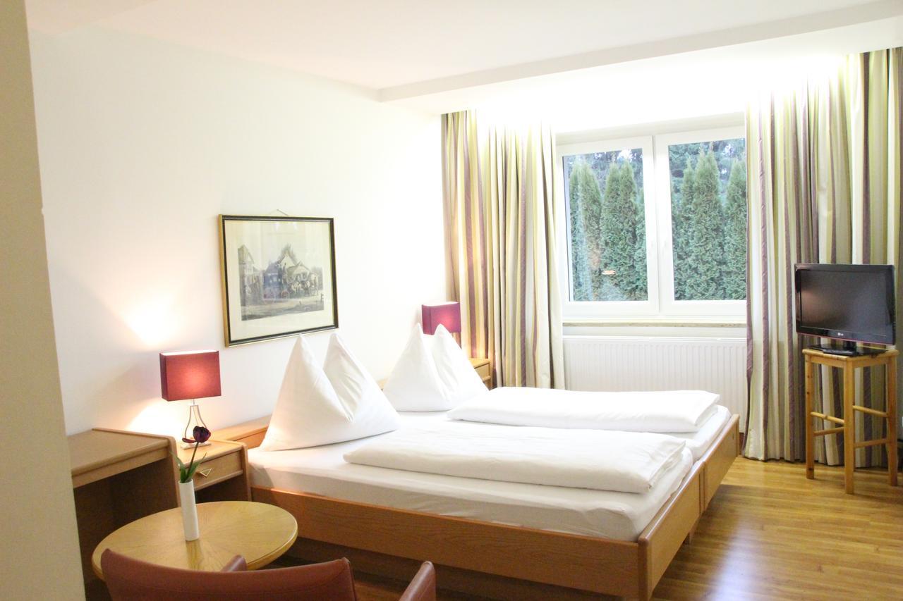 Hotel Alhartinger Hof Leonding Zimmer foto