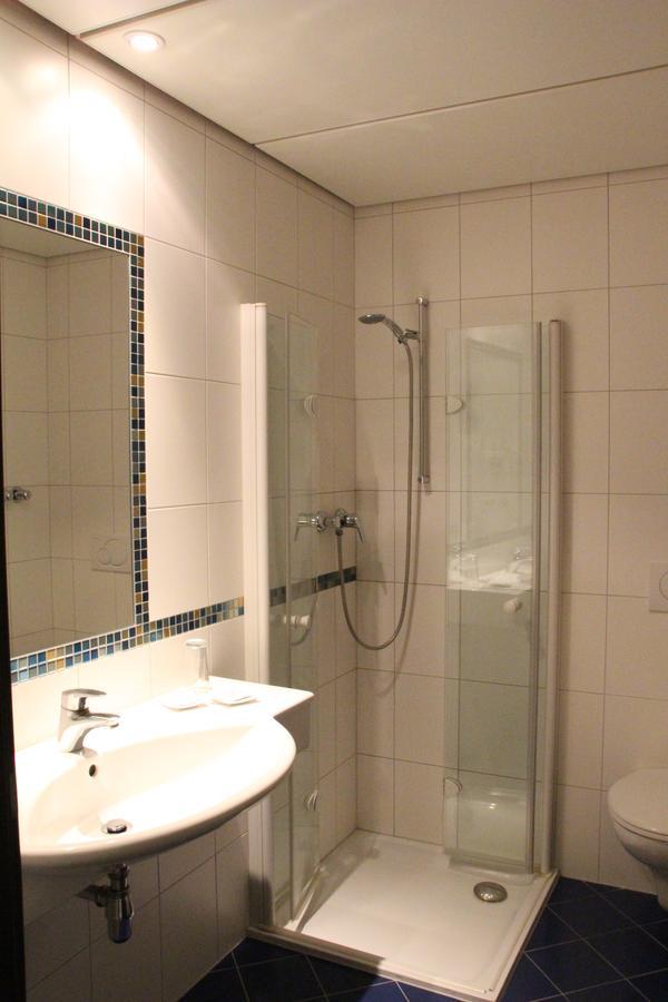 Hotel Alhartinger Hof Leonding Zimmer foto